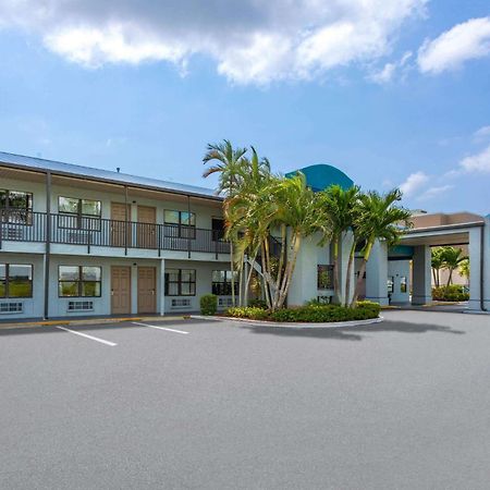 Baymont By Wyndham Punta Gorda/Port Charlotte Hotel Ngoại thất bức ảnh