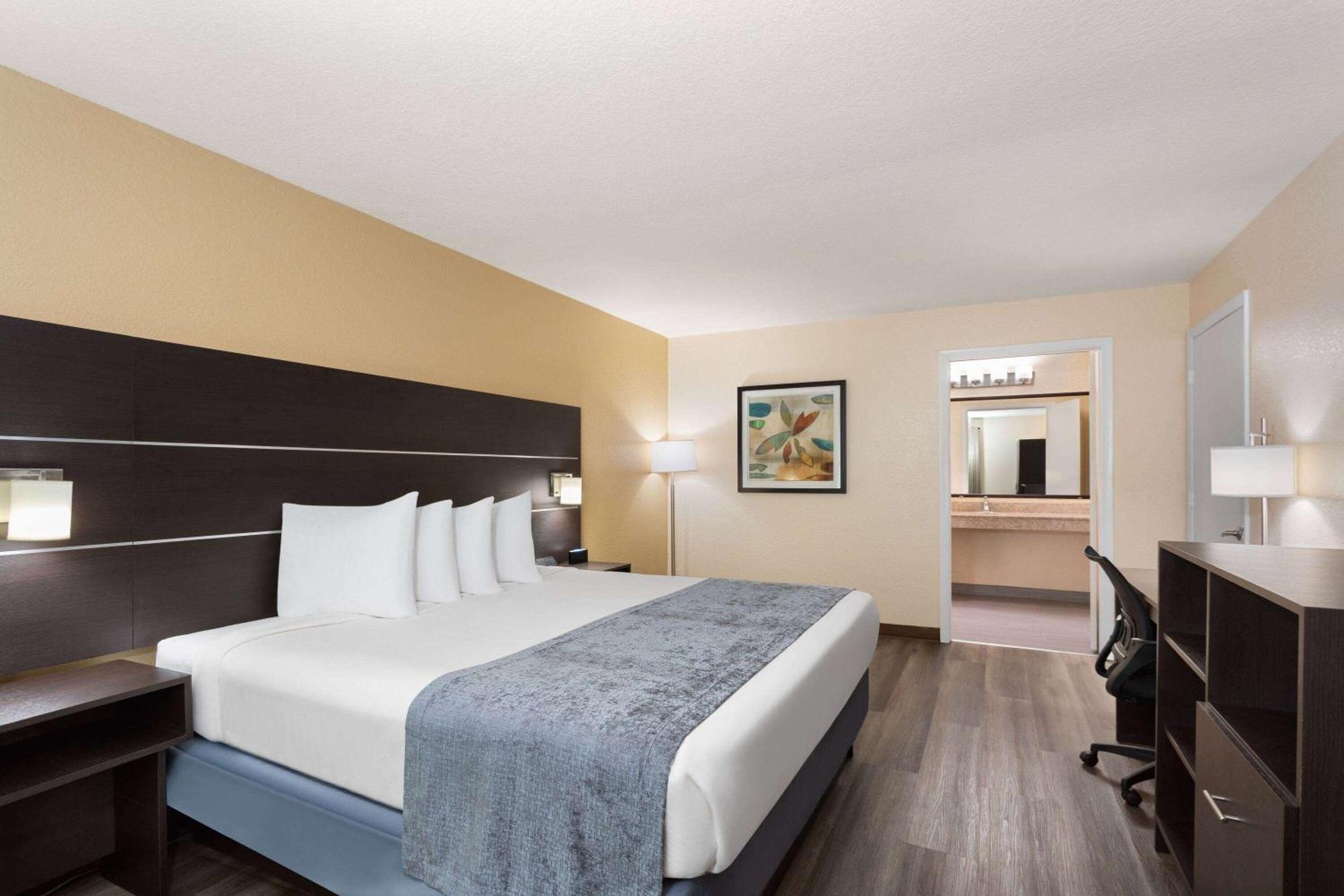 Baymont By Wyndham Punta Gorda/Port Charlotte Hotel Ngoại thất bức ảnh