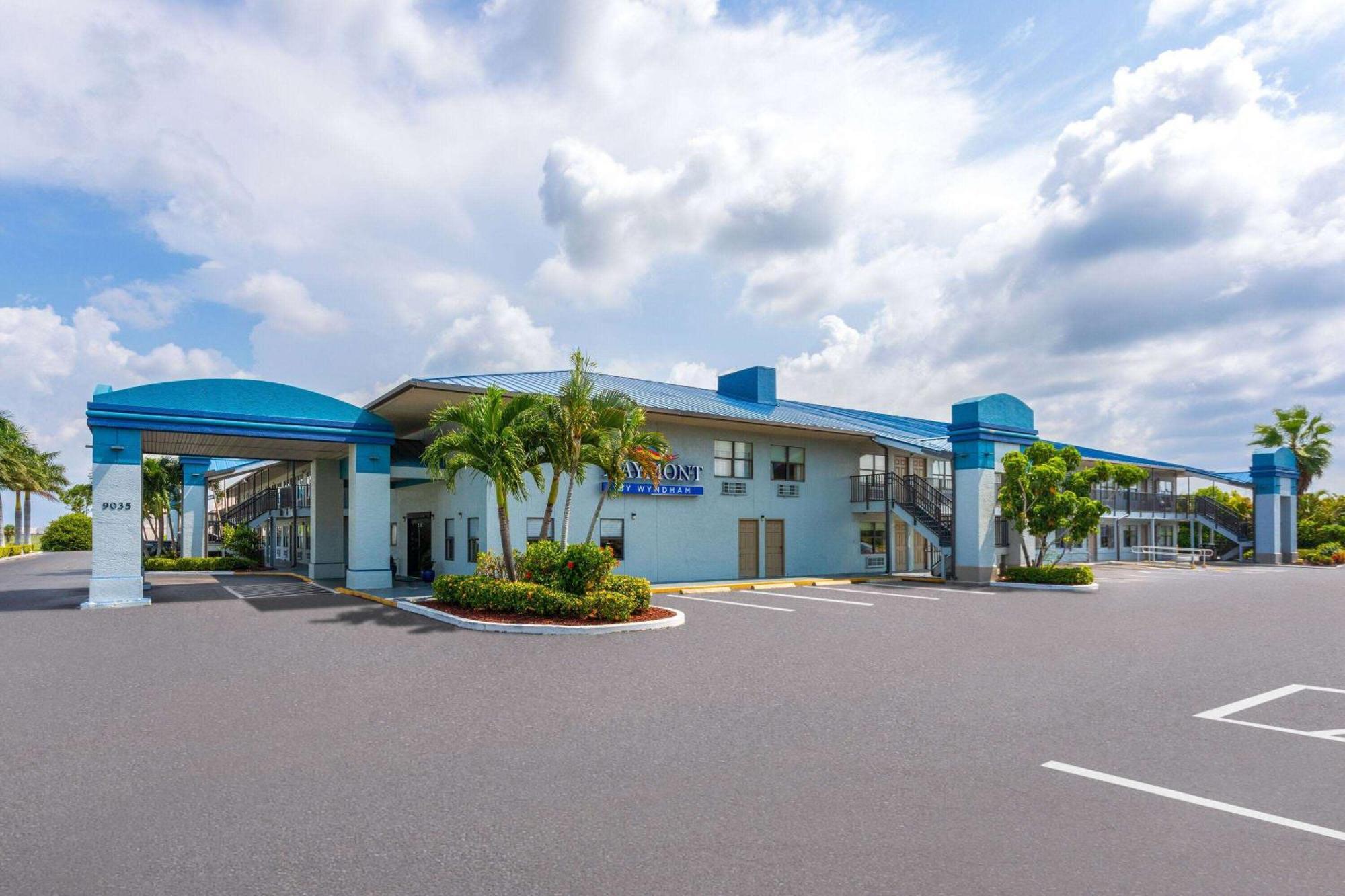 Baymont By Wyndham Punta Gorda/Port Charlotte Hotel Ngoại thất bức ảnh