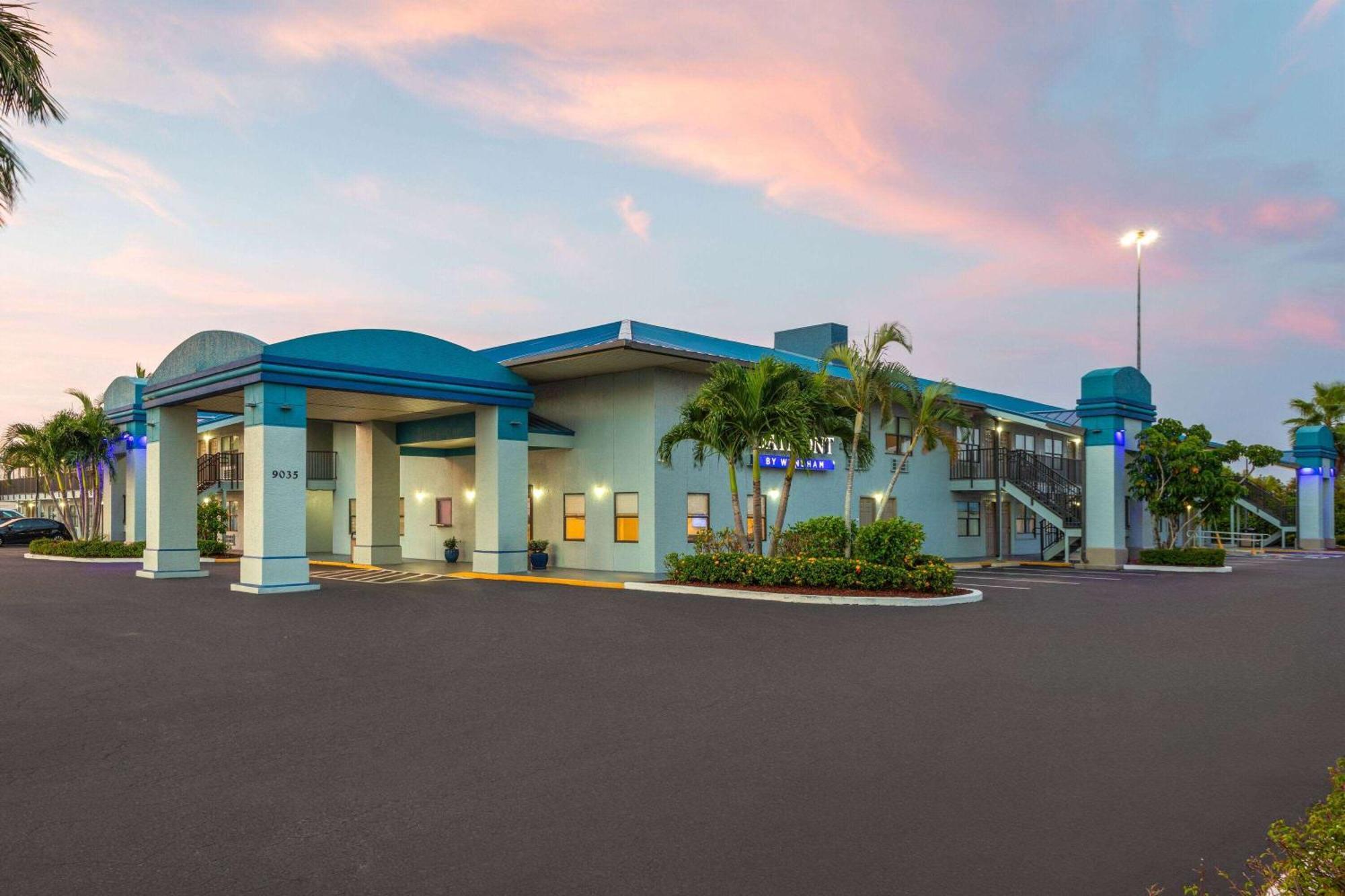 Baymont By Wyndham Punta Gorda/Port Charlotte Hotel Ngoại thất bức ảnh