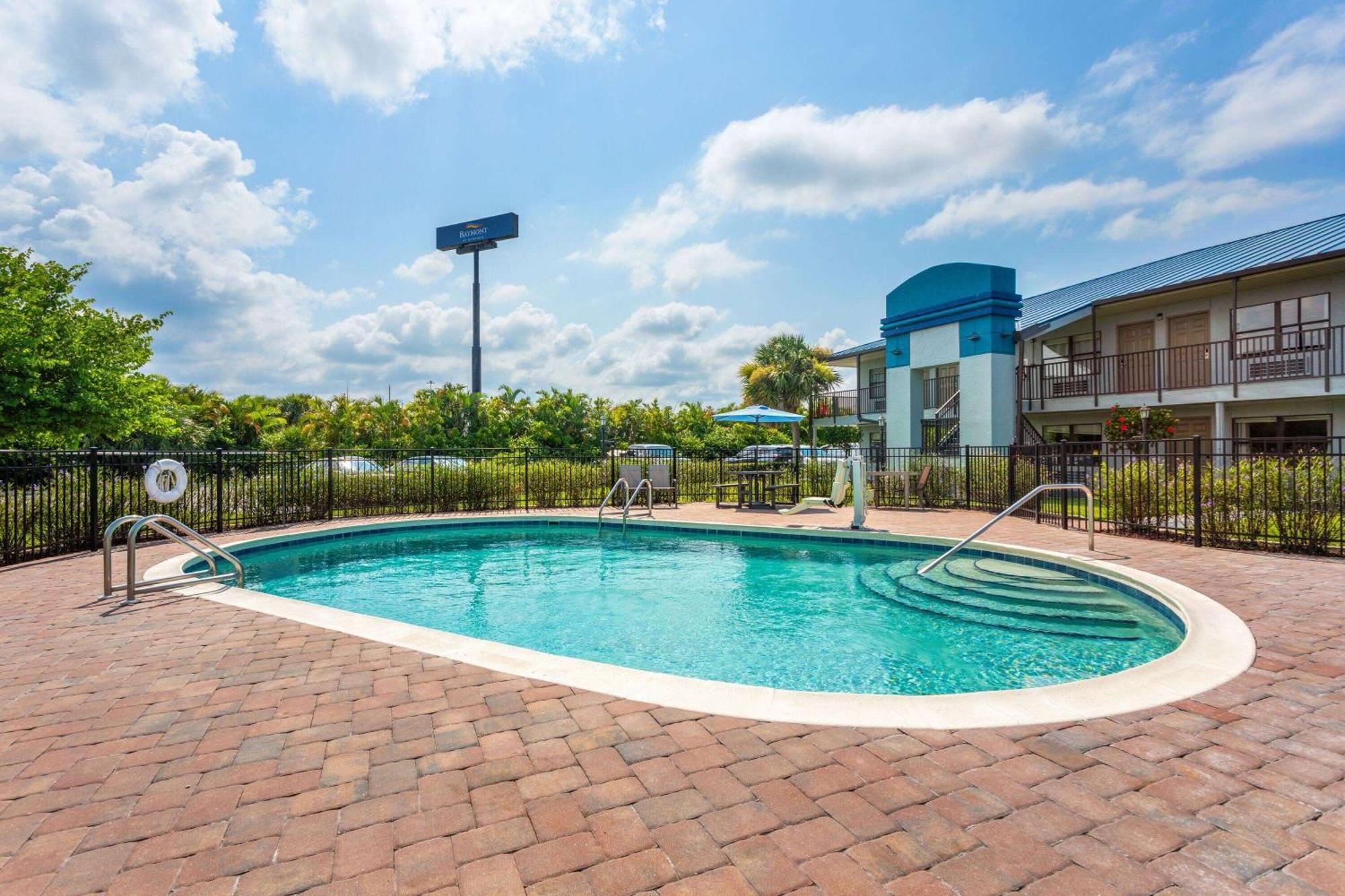 Baymont By Wyndham Punta Gorda/Port Charlotte Hotel Ngoại thất bức ảnh
