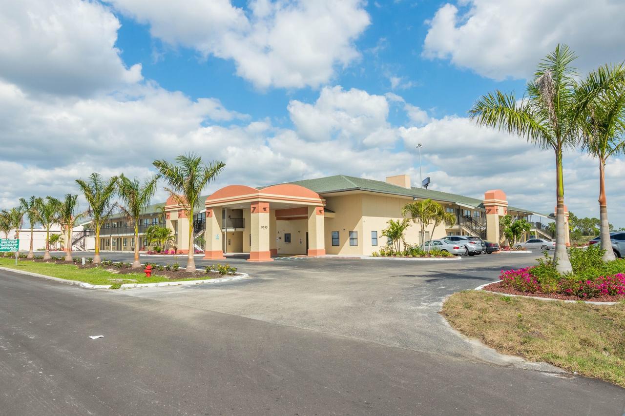 Baymont By Wyndham Punta Gorda/Port Charlotte Hotel Ngoại thất bức ảnh
